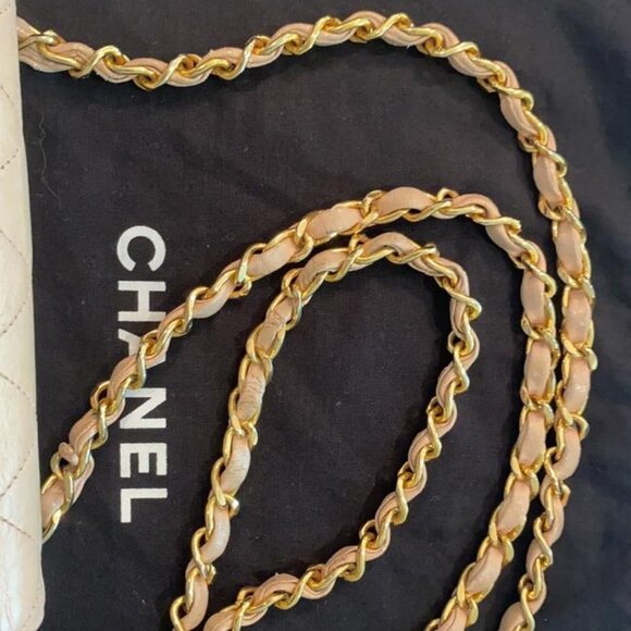 Chanel Classic Quilted Lambskin Leather Bag - Picture 9 of 16